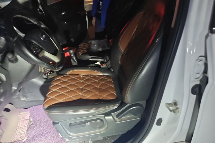 Used SWM X3 2017 1.5T Manual Fashion Model Left Front Seat