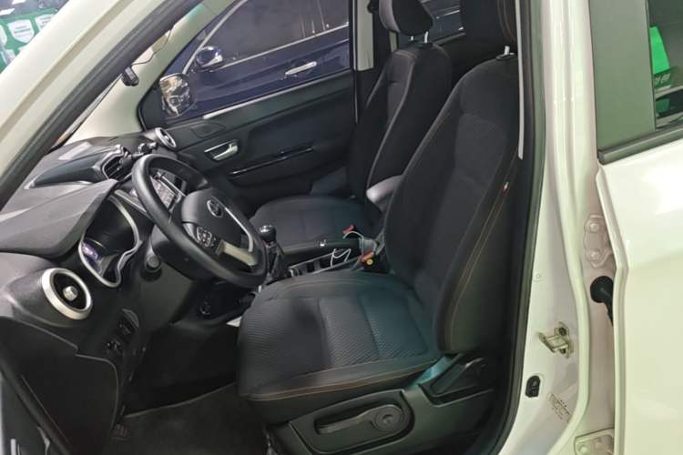 Used SWM X3 2017 1.5T Manual Fashion Model Left Front Seat