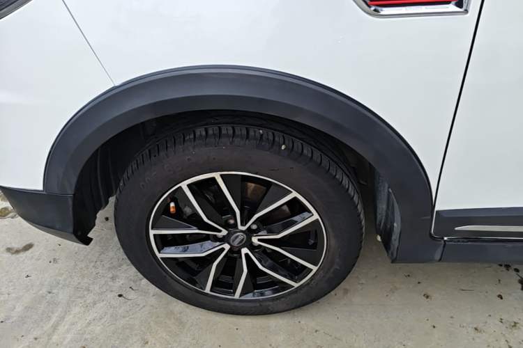 Used SWM X3 2017 1.5T Manual Fashion Model Left Front Wheel Hub