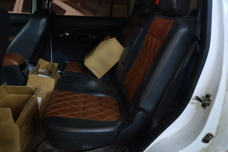 Used SWM X3 2017 1.5T Manual Fashion Model Left Rear Seat