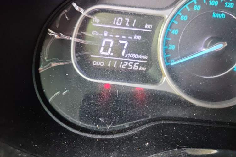 Used SWM X3 2017 1.6L Manual Fashion Model Odometer Close Up