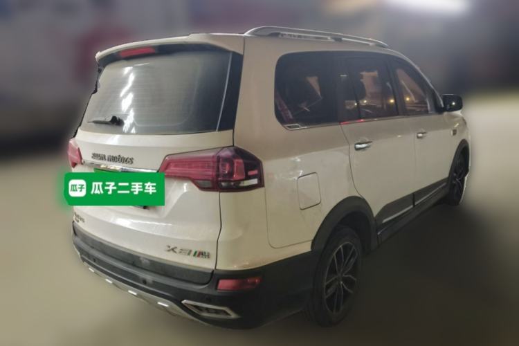 Used SWM X3 2017 1.5T Manual Fashion Model Rear Right 45 Deg