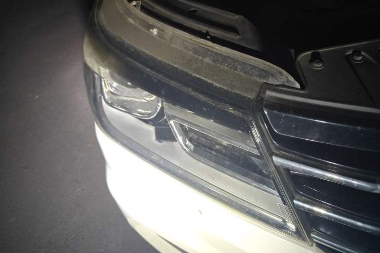 Used SWM X3 2017 1.5T Manual Fashion Model Right Front Headlight