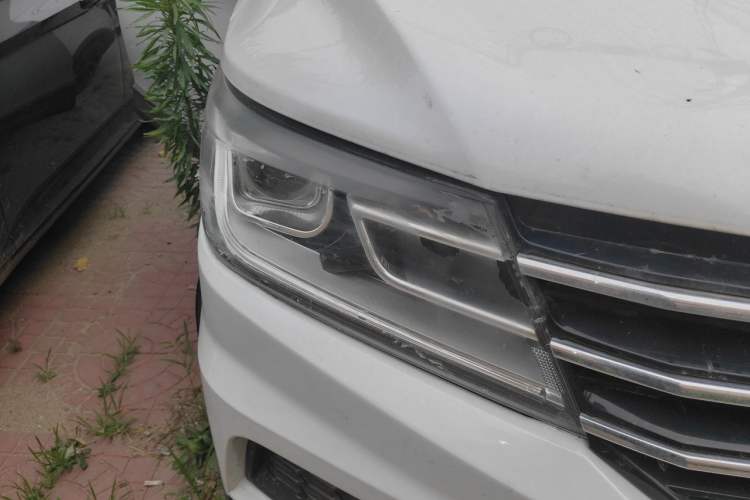 Used SWM X3 2017 1.6L Manual Fashion Model Right Front Headlight