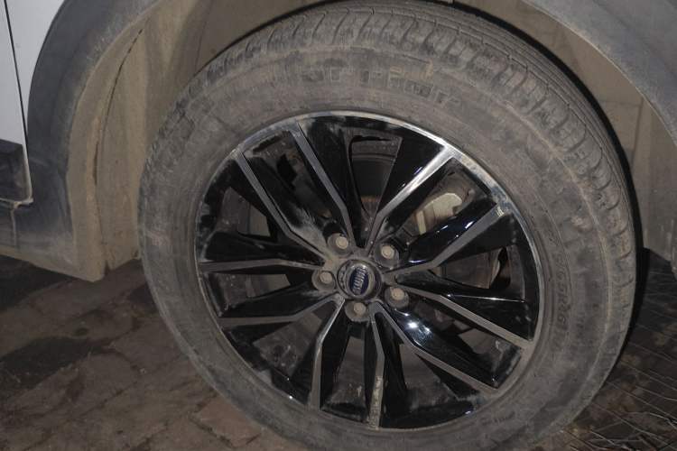 Used SWM X3 2017 1.5T Manual Fashion Model Right Front Wheel Hub