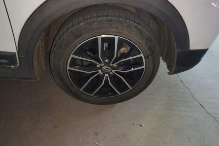 Used SWM X3 2017 1.5T Manual Fashion Model Right Front Wheel Hub