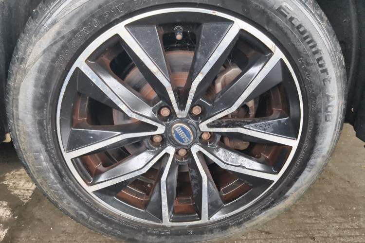 Used SWM X3 2017 1.5T Manual Fashion Model Right Front Wheel Hub
