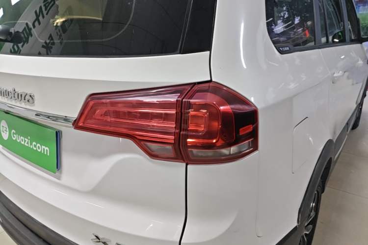 Used SWM X3 2017 1.5T Manual Fashion Model Right Rear Taillight