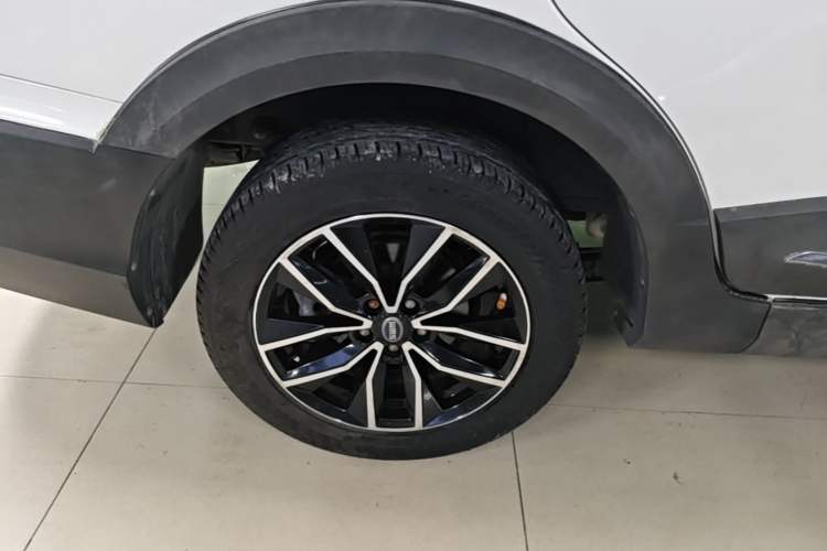 Used SWM X3 2017 1.5T Manual Fashion Model Right Rear Wheel Hub