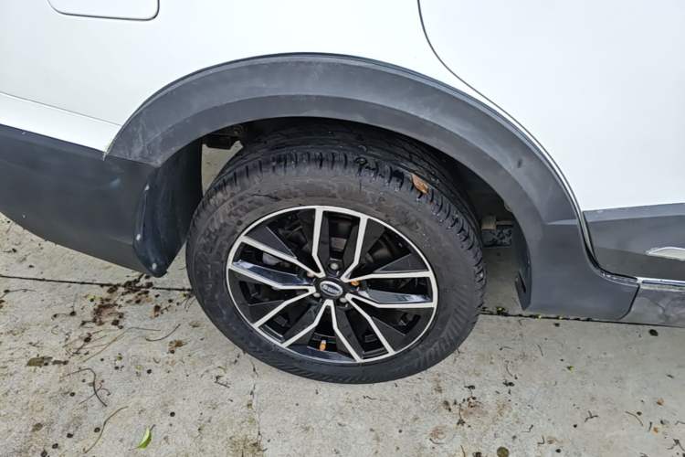 Used SWM X3 2017 1.5T Manual Fashion Model Right Rear Wheel Hub