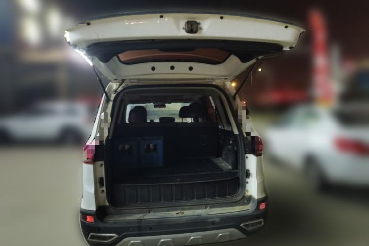 Used SWM X3 2017 1.5T Manual Fashion Model Trunk