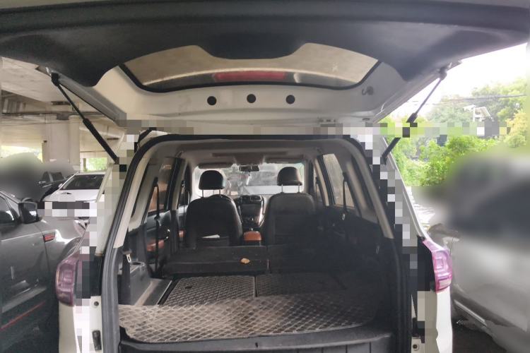Used SWM X3 2017 1.5T Manual Fashion Model Trunk