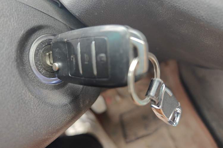 Used SWM X3 2017 1.6L Manual Fashion Model Vehicle Key