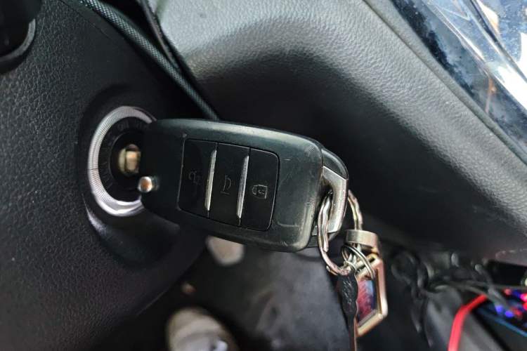 Used SWM X3 2017 1.6L Manual Fashion Model Vehicle Key