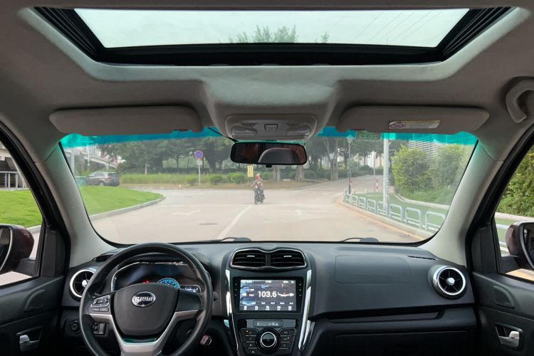 Used SWM X3 2018 1.5L Manual Fashion Model Headliner