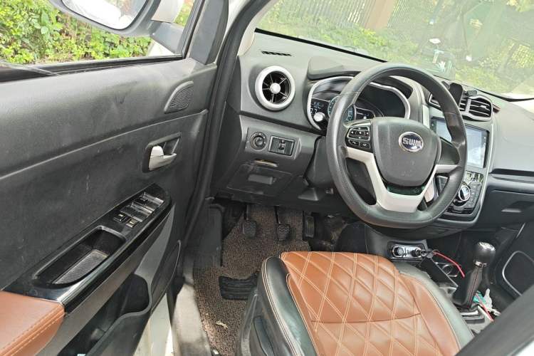 Used SWM X3 2018 1.5L Manual Fashion Model Driver Seat