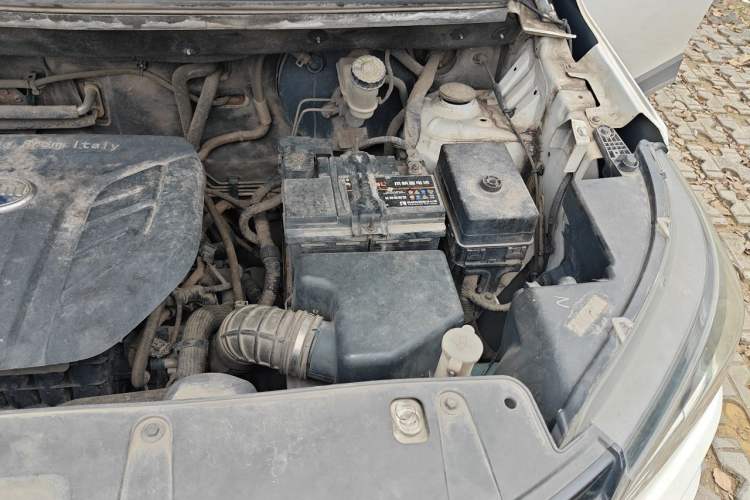 Used SWM X3 2018 1.5L Manual Fashion Model Engine Bay Left