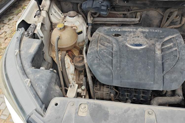 Used SWM X3 2018 1.5L Manual Fashion Model Engine Bay Right