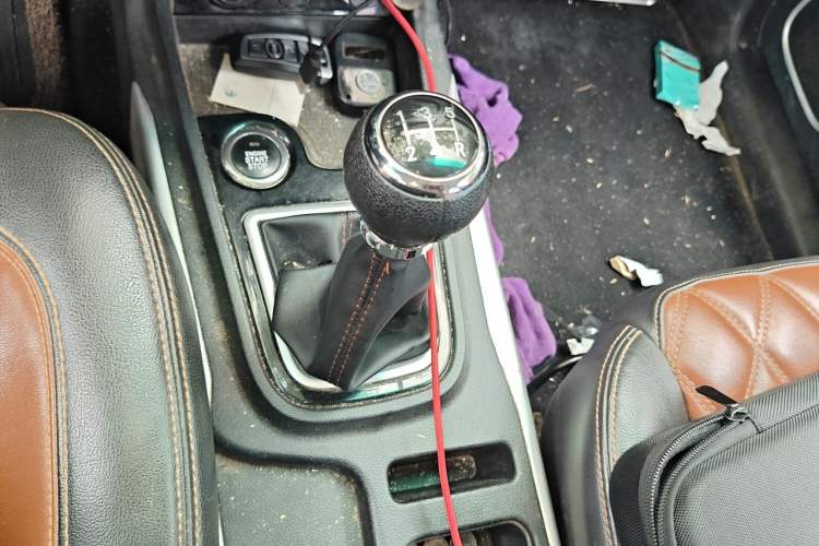 Used SWM X3 2018 1.5L Manual Fashion Model Gear Lever