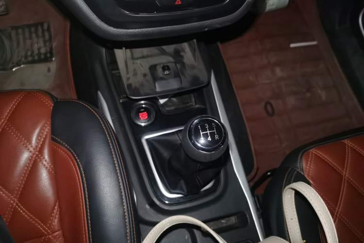 Used SWM X3 2018 1.5L Manual Fashion Model Gear Lever