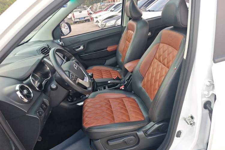 Used SWM X3 2018 1.5L Manual Fashion Model Left Front Seat