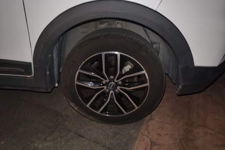 Used SWM X3 2018 1.5L Manual Fashion Model Right Front Wheel Hub
