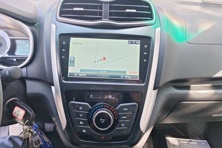Used SWM X3 2020 1.5L Manual Value Edition 7 Seats Audio And AC Panel