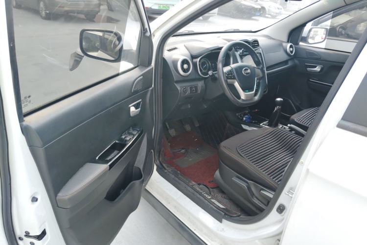 Used SWM X3 2020 1.5L Manual Value Edition 7 Seats Driver Seat