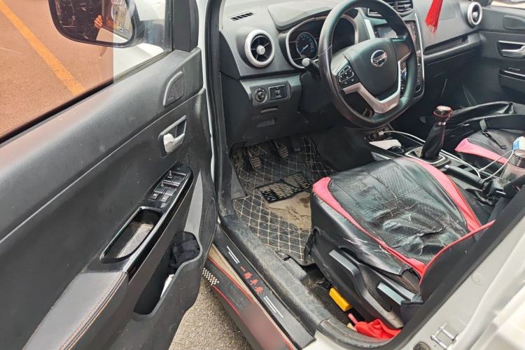 Used SWM X3 2020 1.5L Manual Value Edition 7 Seats Driver Seat