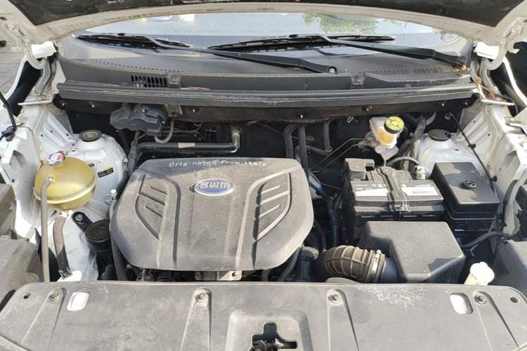 Used SWM X3 2020 1.5L Manual Super Enjoyment Version 7 Seats Engine Bay