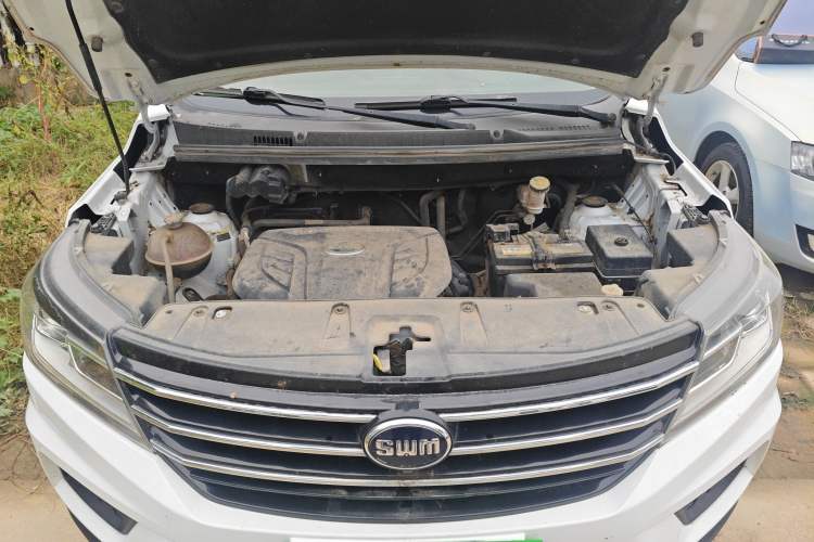 Used SWM X3 2020 1.5L Manual Value Edition 7 Seats Engine Bay