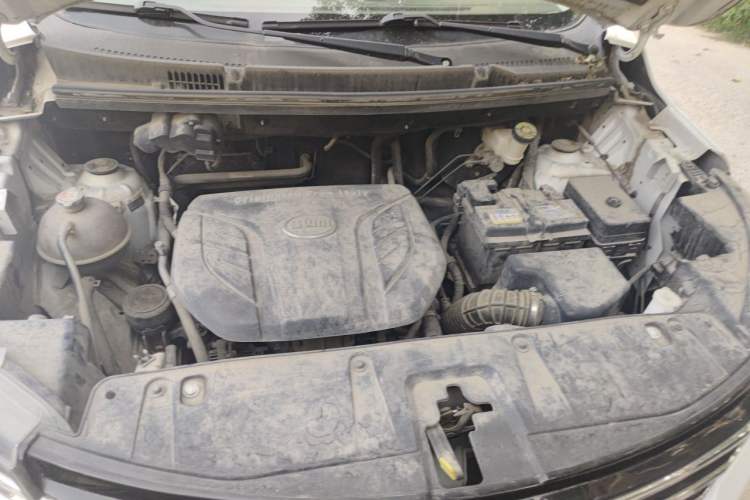 Used SWM X3 2020 1.5L Manual Value Edition 7 Seats Engine Bay
