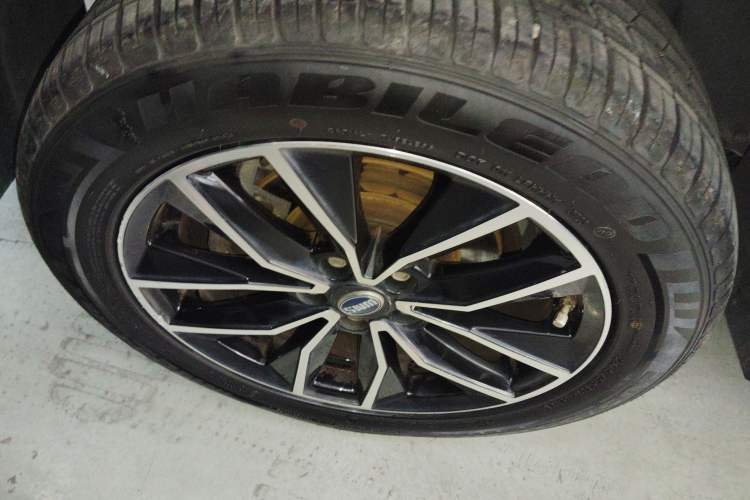 Used SWM X3 2020 1.5L Manual Value Edition 7 Seats Exterior 8