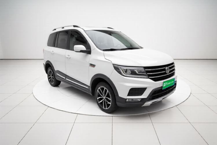 Used SWM X3 2020 1.5L Manual Value Edition 7 Seats Front Right 45 Deg