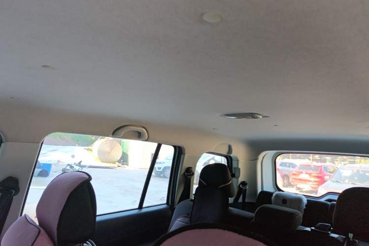 Used SWM X3 2020 1.5L Manual Value Edition 7 Seats Headliner
