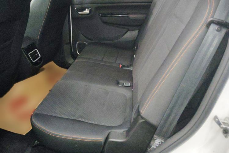 Used SWM X3 2020 1.5L Manual Value Edition 7 Seats Interior 4