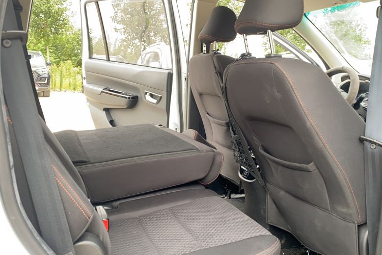 Used SWM X3 2020 1.5L Manual Value Edition 7 Seats Interior 6