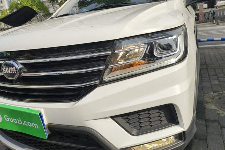 Used SWM X3 2020 1.5L Manual Super Enjoyment Version 7 Seats Left Front Headlight