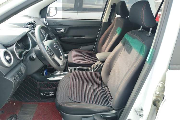 Used SWM X3 2020 1.5L Manual Value Edition 7 Seats Left Front Seat