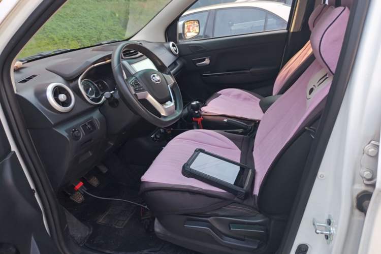 Used SWM X3 2020 1.5L Manual Value Edition 7 Seats Left Front Seat