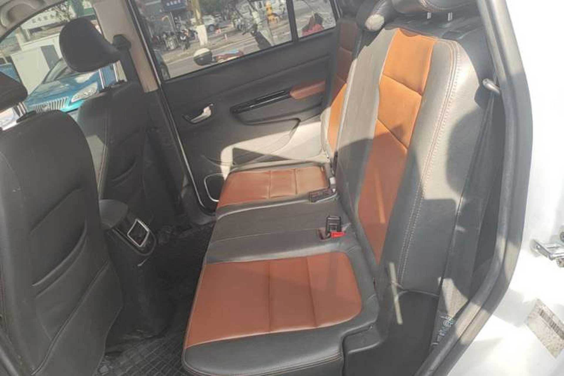 Used SWM X3 2020 1.5L Manual Super Enjoyment Version 7 Seats Left Rear Seat