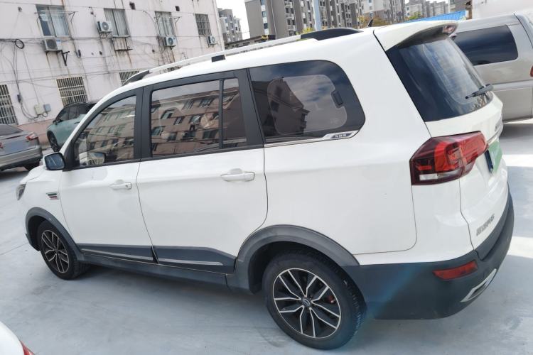 Used SWM X3 2020 1.5L Manual Value Edition 7 Seats Left Side