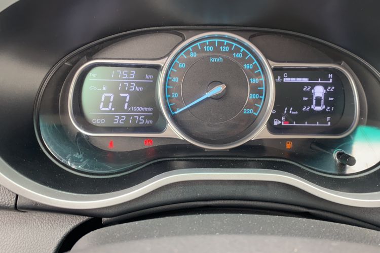 Used SWM X3 2020 1.5L Manual Value Edition 7 Seats Odometer Close Up