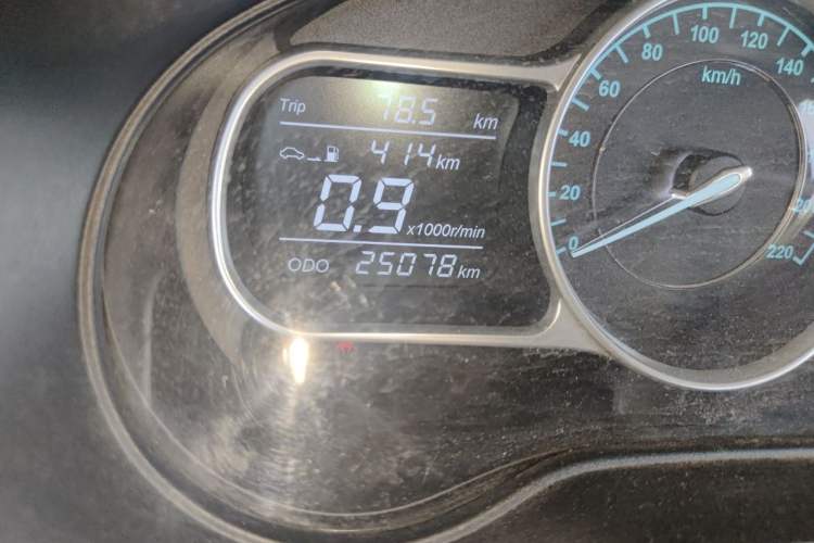 Used SWM X3 2020 1.5L Manual Value Edition 7 Seats Odometer Close Up