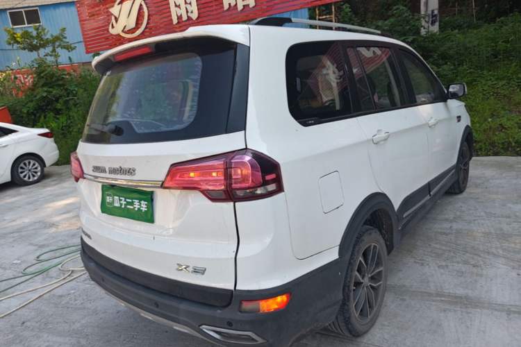 Used SWM X3 2020 1.5L Manual Value Edition 7 Seats Rear Right 45 Deg