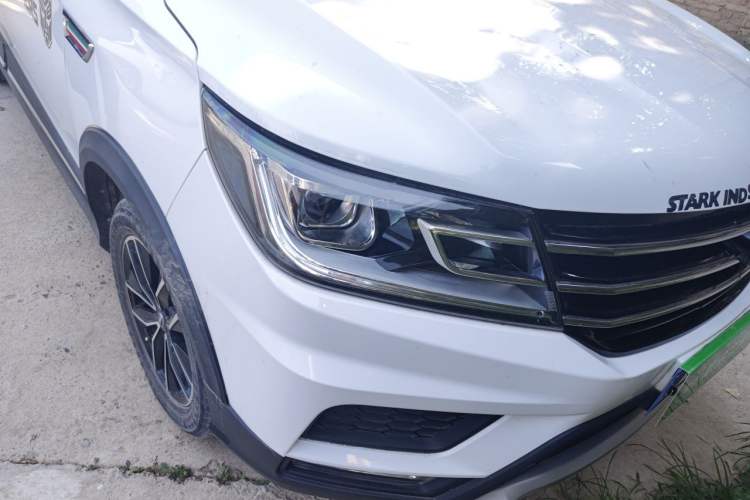 Used SWM X3 2020 1.5L Manual Value Edition 7 Seats Right Front Headlight