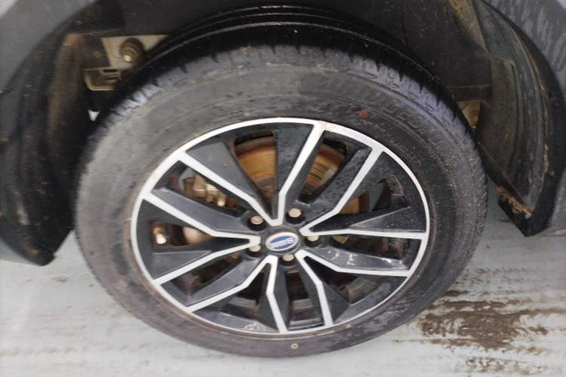 Used SWM X3 2020 1.5L Manual Value Edition 7 Seats Right Rear Wheel Hub