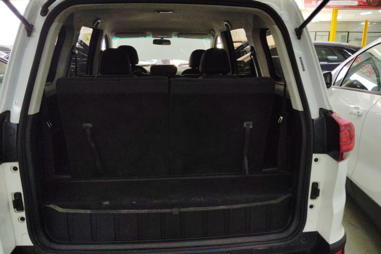 Used SWM X3 2020 1.5L Manual Value Edition 7 Seats Trunk