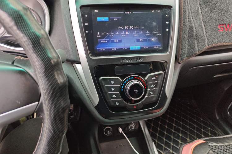 Used SWM X3 2021 1.5L Manual Comfort Version 7 Seats Audio And AC Panel