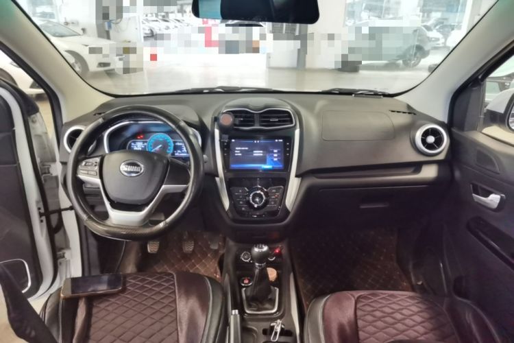 Used SWM X3 2021 1.5L Manual Comfort Version 7 Seats Center Console